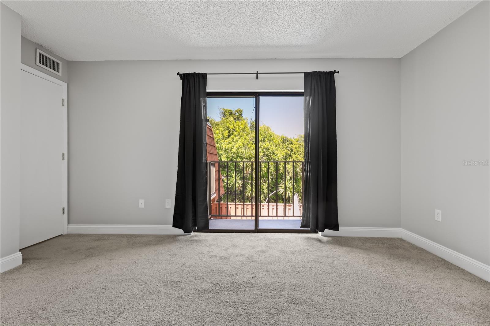 Image 33 of 44 For 5224 Cedarbend Drive 4