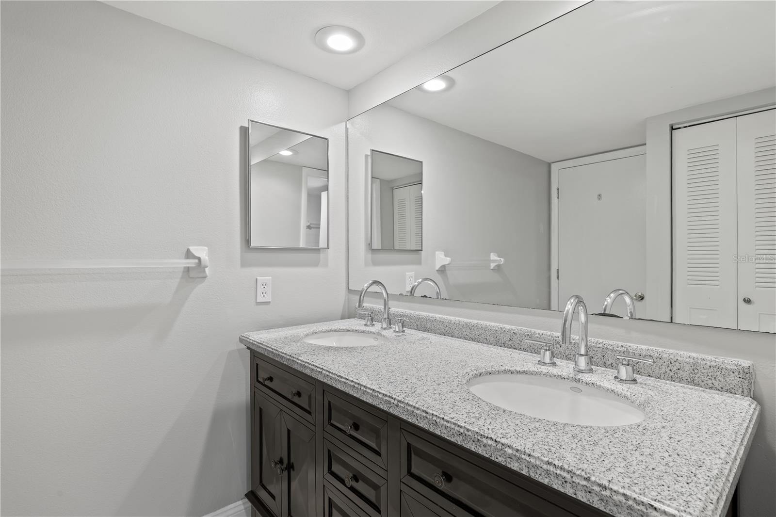 Image 38 of 44 For 5224 Cedarbend Drive 4