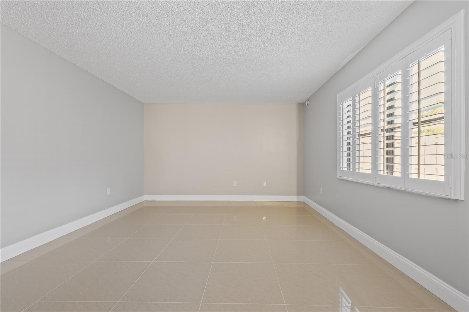Image 4 of 44 For 5224 Cedarbend Drive 4