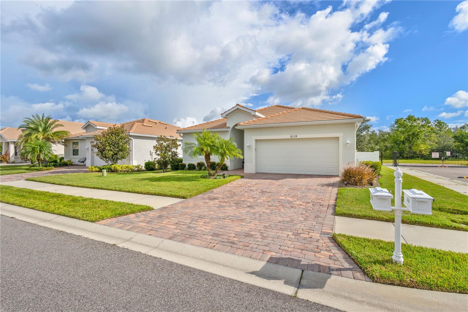 Image 3 of 41 For 5119 Grand Cypress Blvd