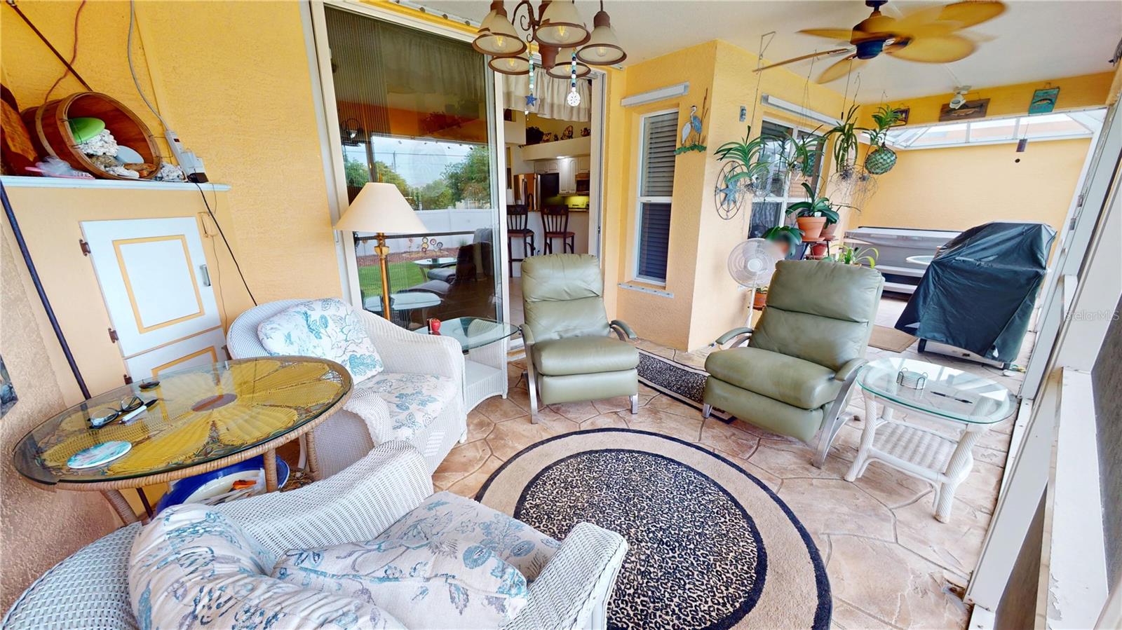 Image 10 of 34 For 18319 Arapahoe Circle