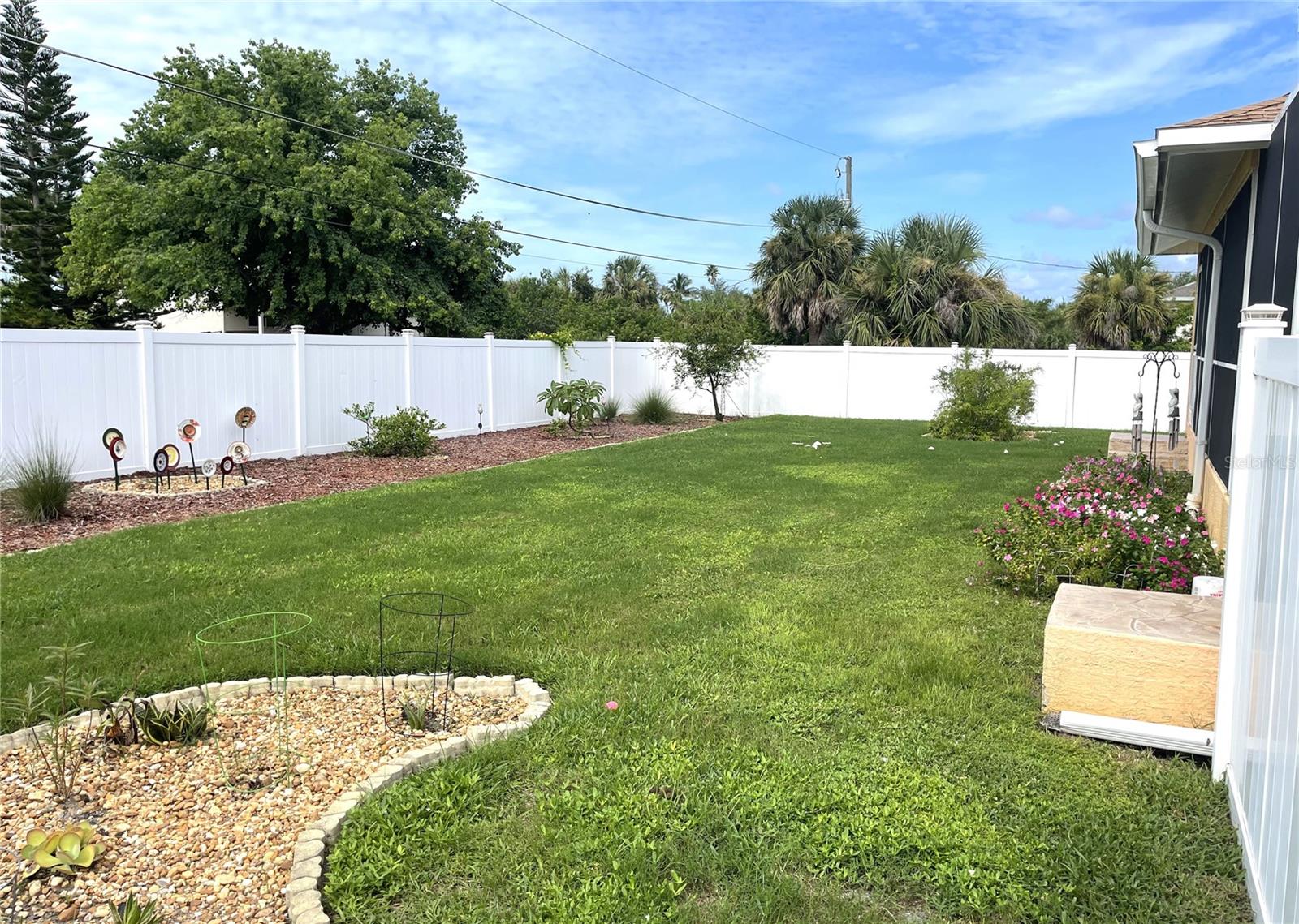 Image 12 of 34 For 18319 Arapahoe Circle