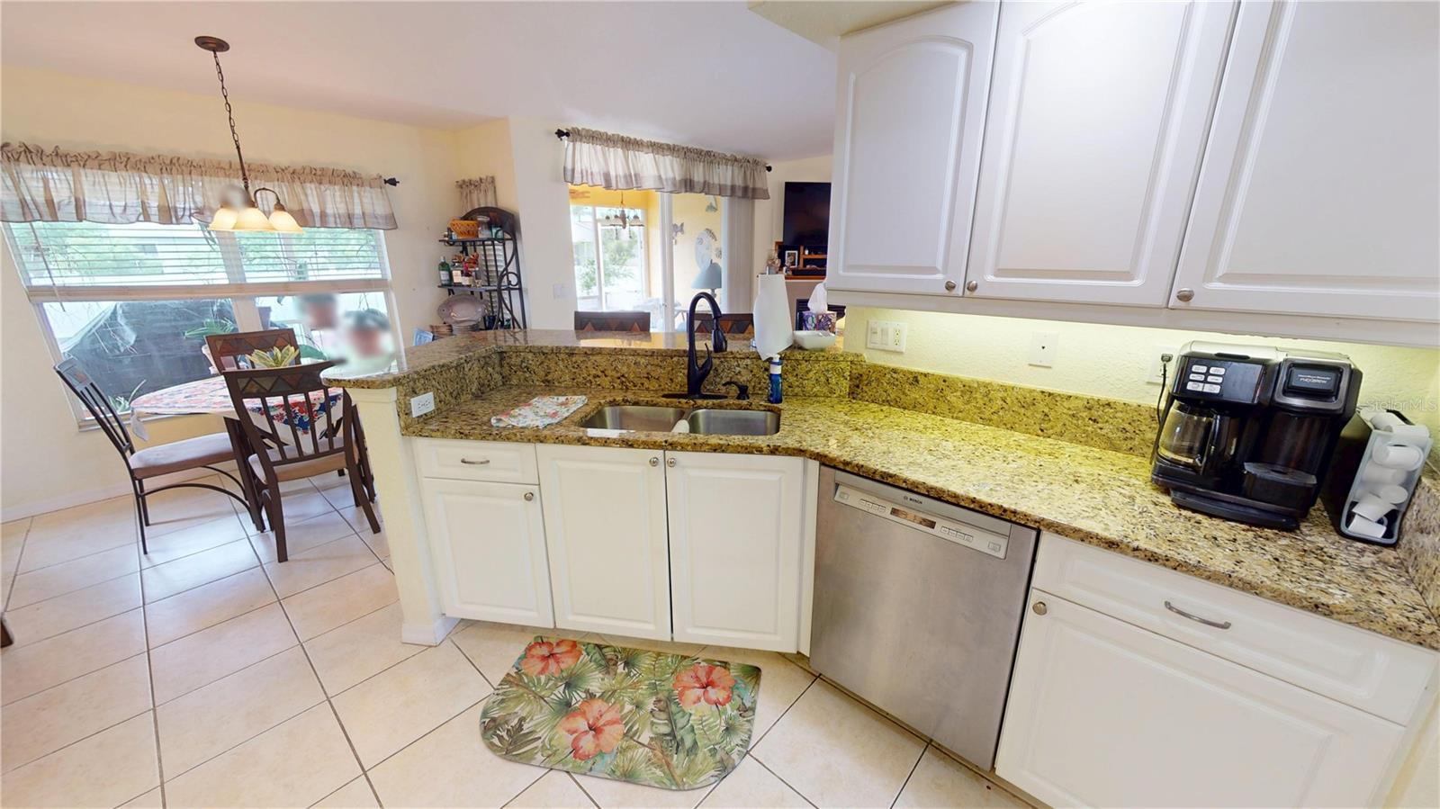 Image 17 of 34 For 18319 Arapahoe Circle