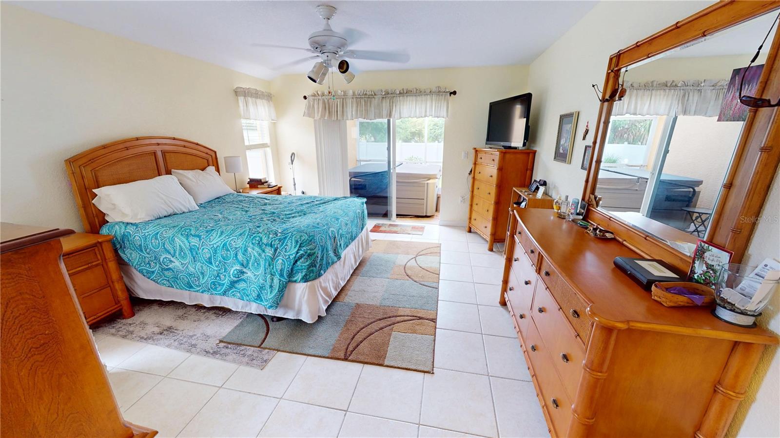 Image 18 of 34 For 18319 Arapahoe Circle