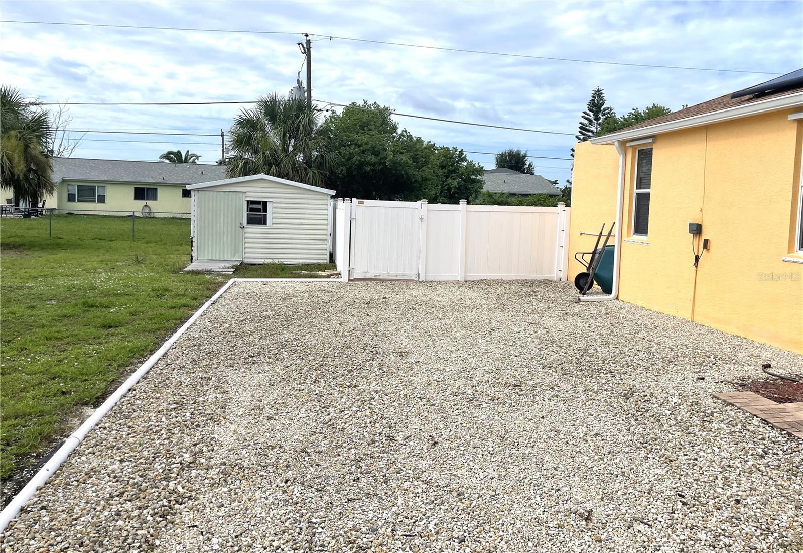 Image 33 of 34 For 18319 Arapahoe Circle