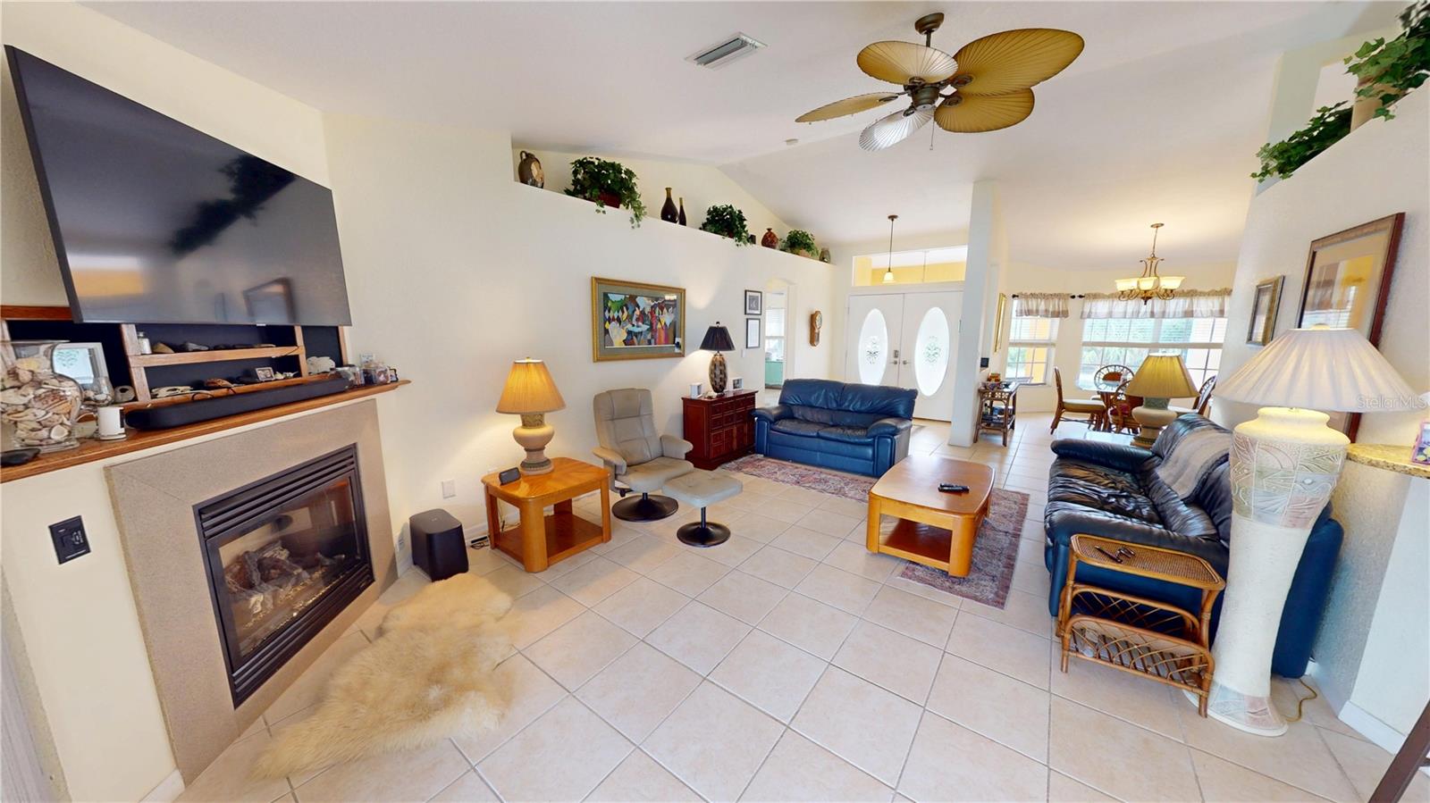 Image 7 of 34 For 18319 Arapahoe Circle