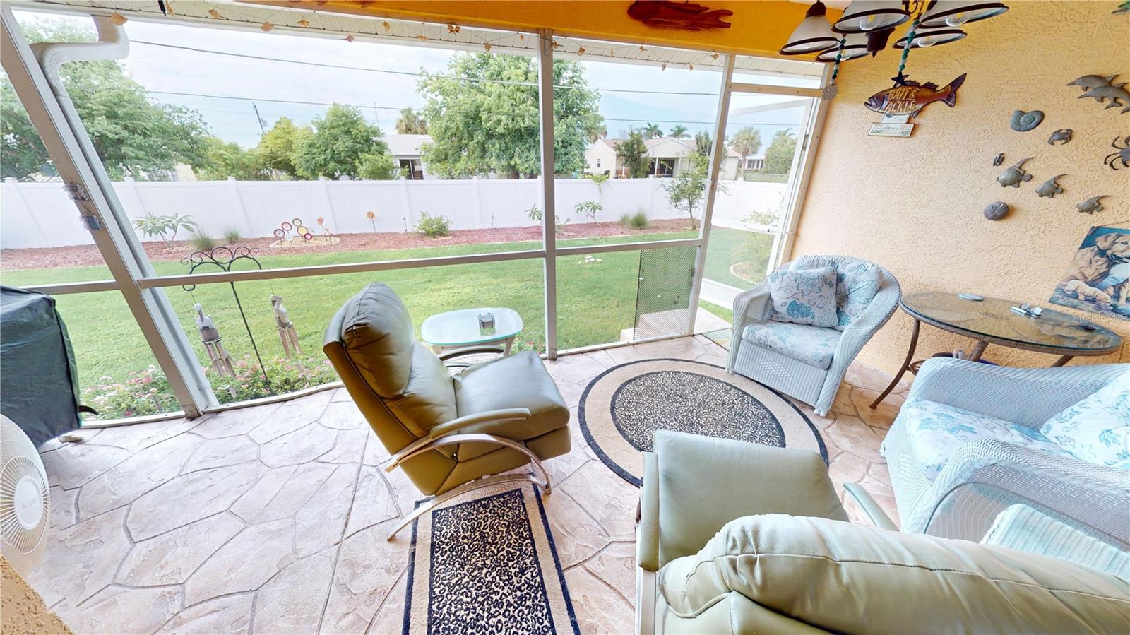 Image 9 of 34 For 18319 Arapahoe Circle