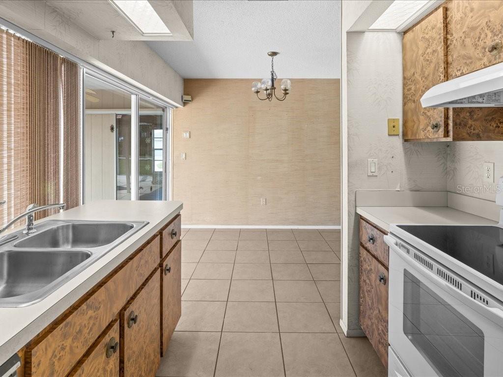 Image 11 of 35 For 4461 Cunningham Street