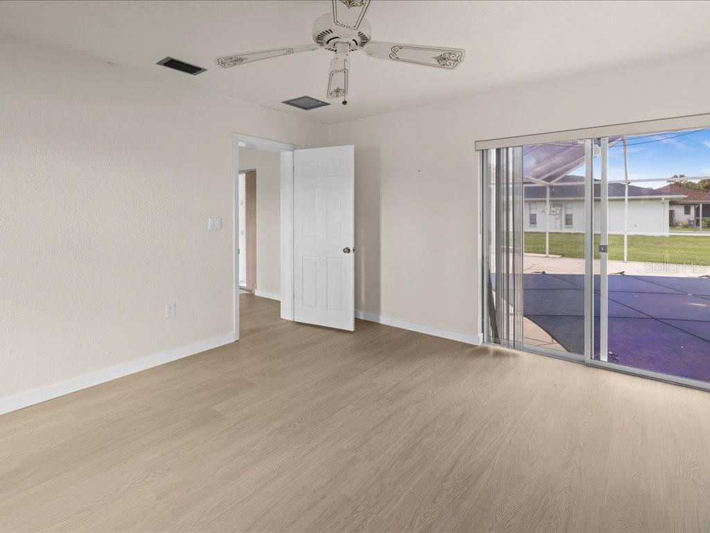 Image 17 of 35 For 4461 Cunningham Street