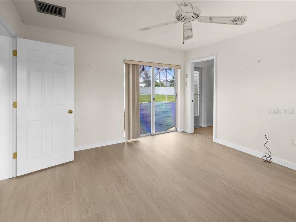 Image 18 of 35 For 4461 Cunningham Street