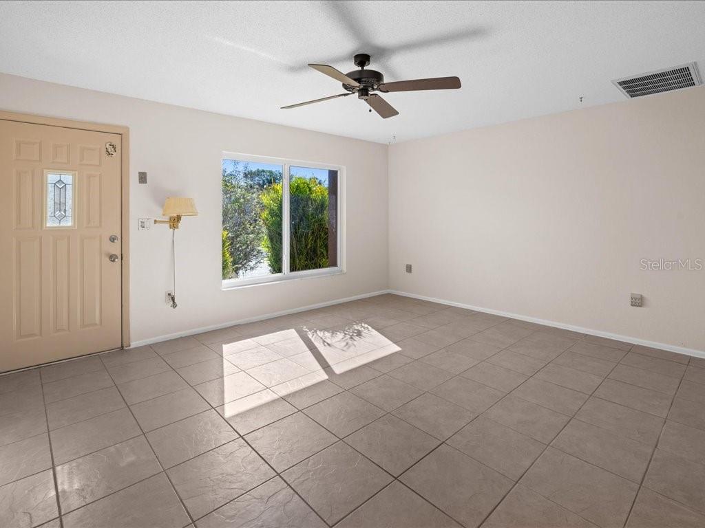 Image 5 of 35 For 4461 Cunningham Street