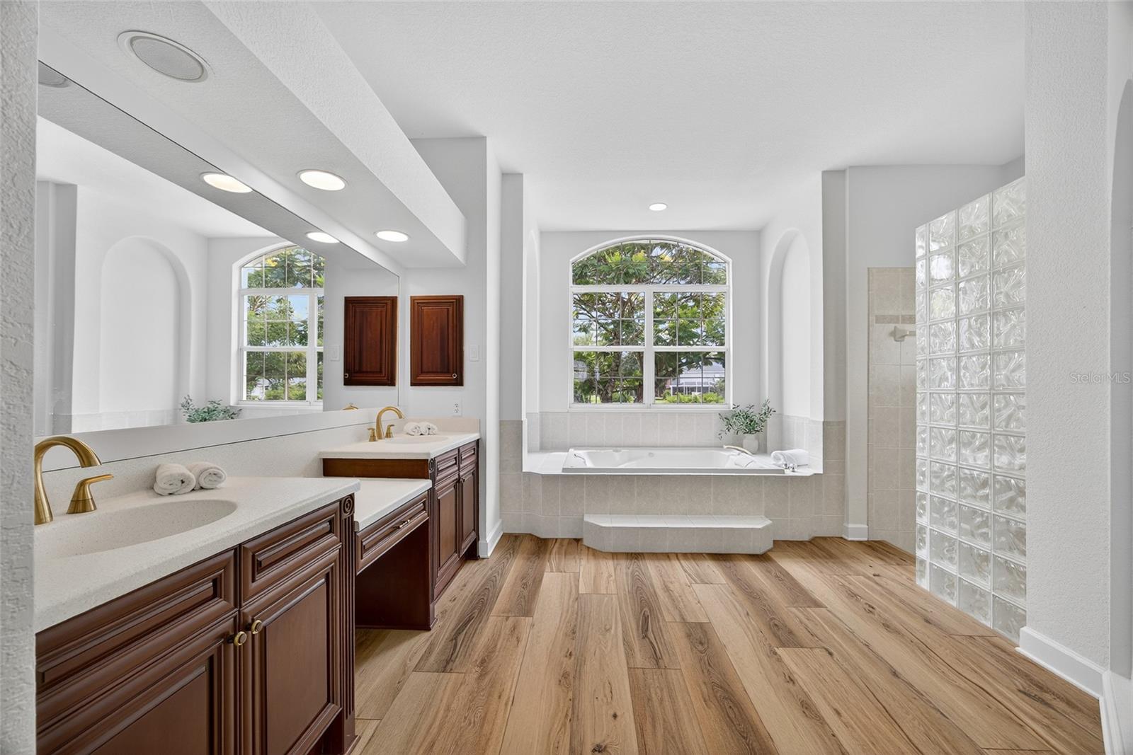 Image 21 of 44 For 11600 Courtly Manor Drive