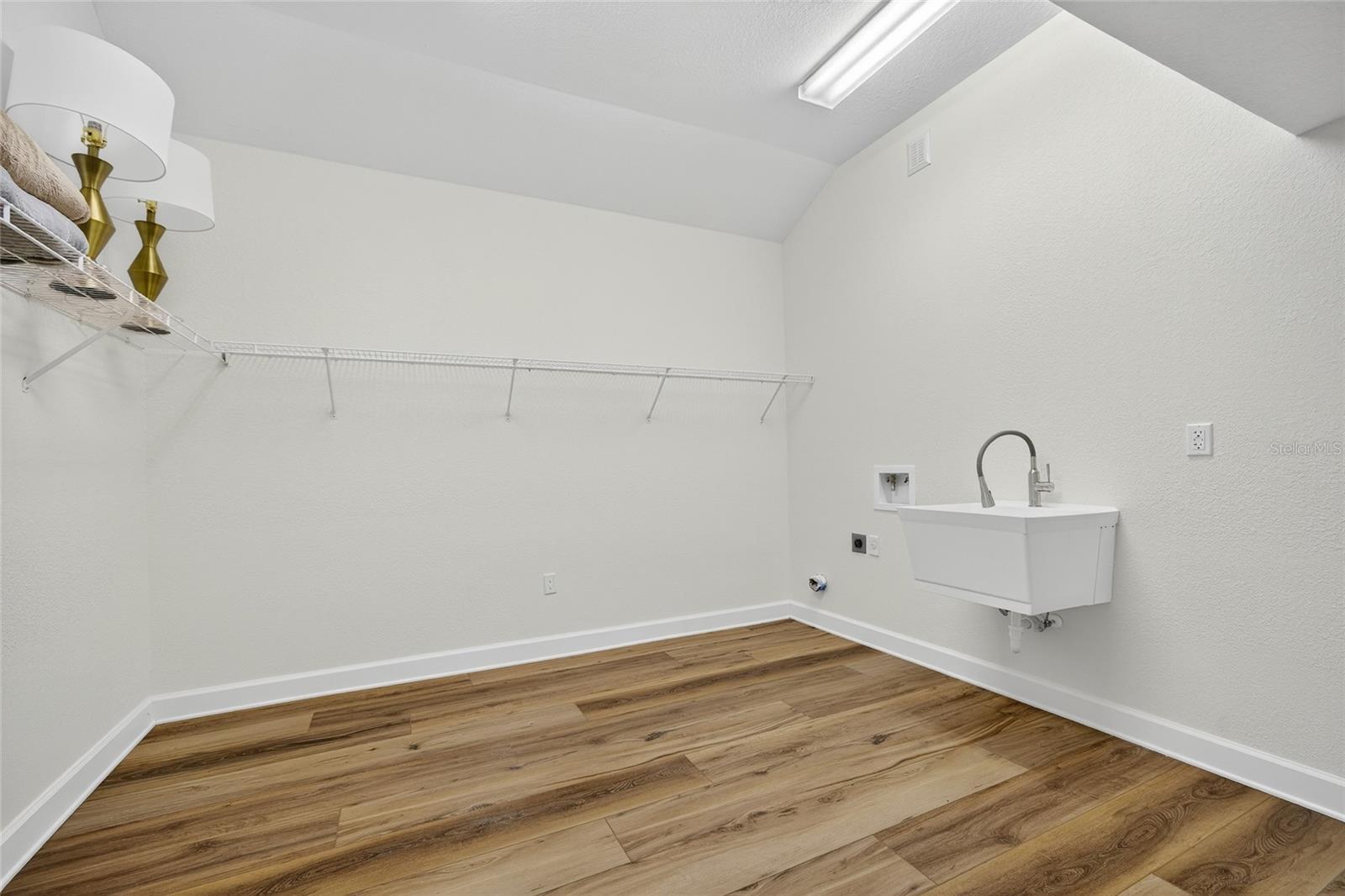 Image 23 of 44 For 11600 Courtly Manor Drive