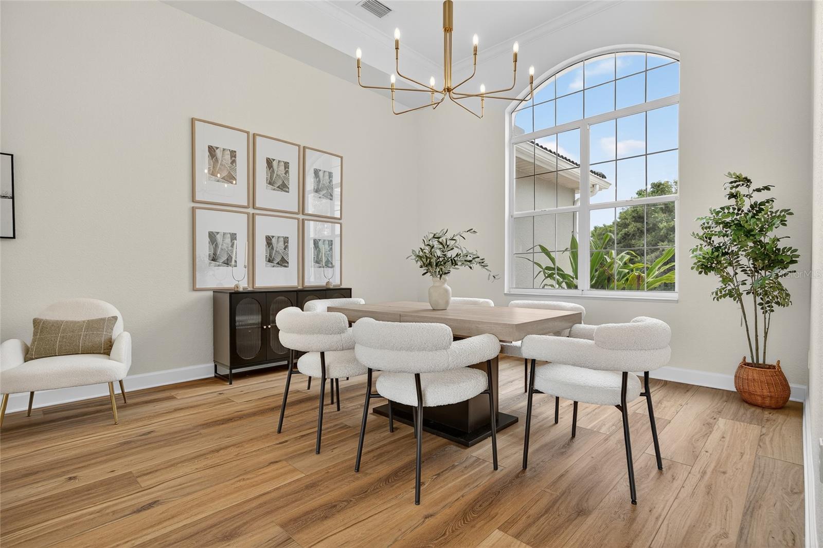 Image 7 of 44 For 11600 Courtly Manor Drive