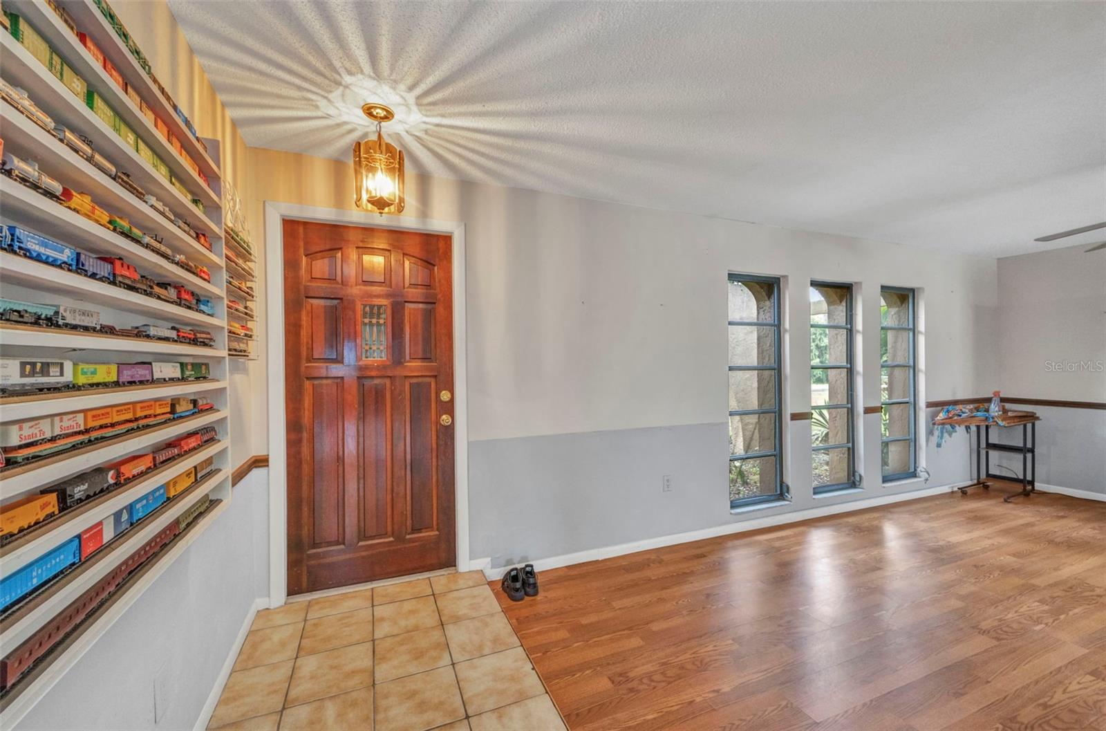 Image 5 of 33 For 21028 Churon Avenue