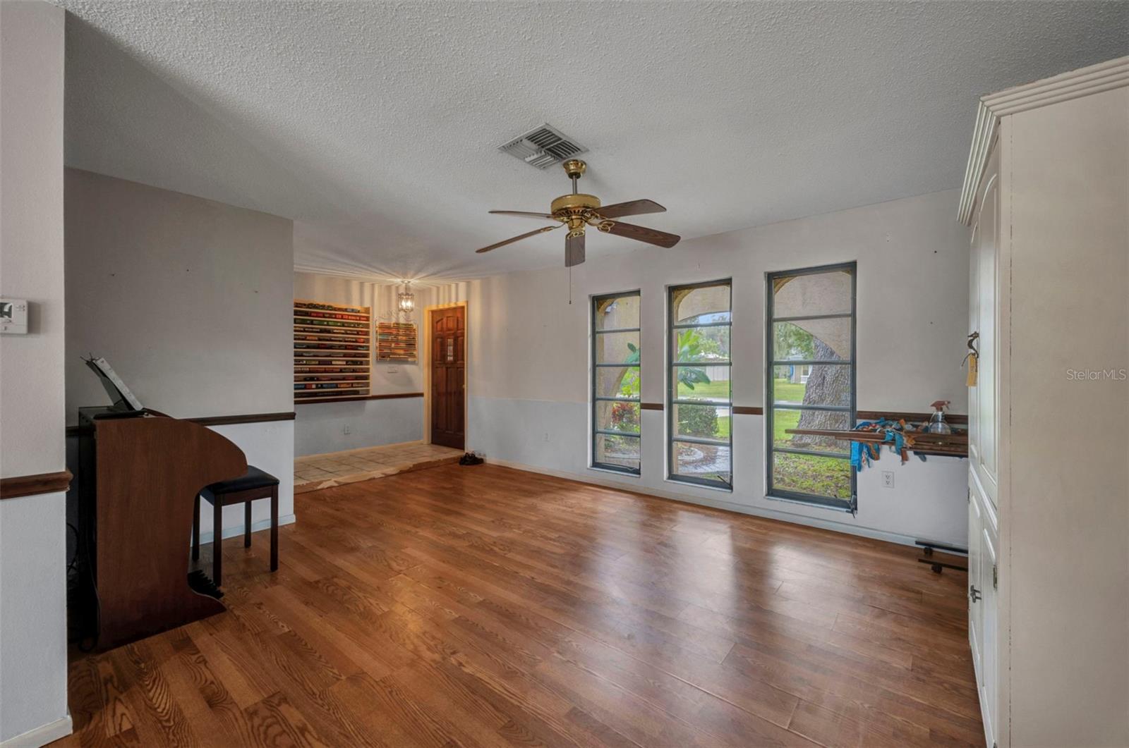 Image 7 of 33 For 21028 Churon Avenue