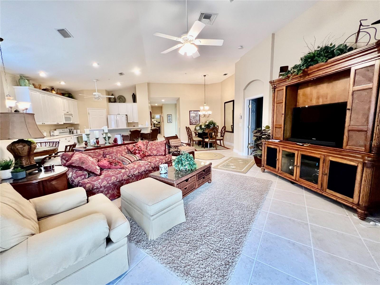 Image 13 of 53 For 3304 Sunset Key Circle D