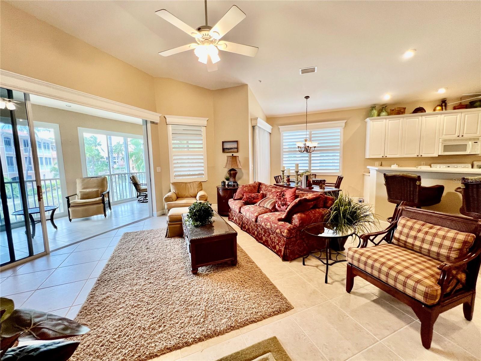 Image 14 of 53 For 3304 Sunset Key Circle D