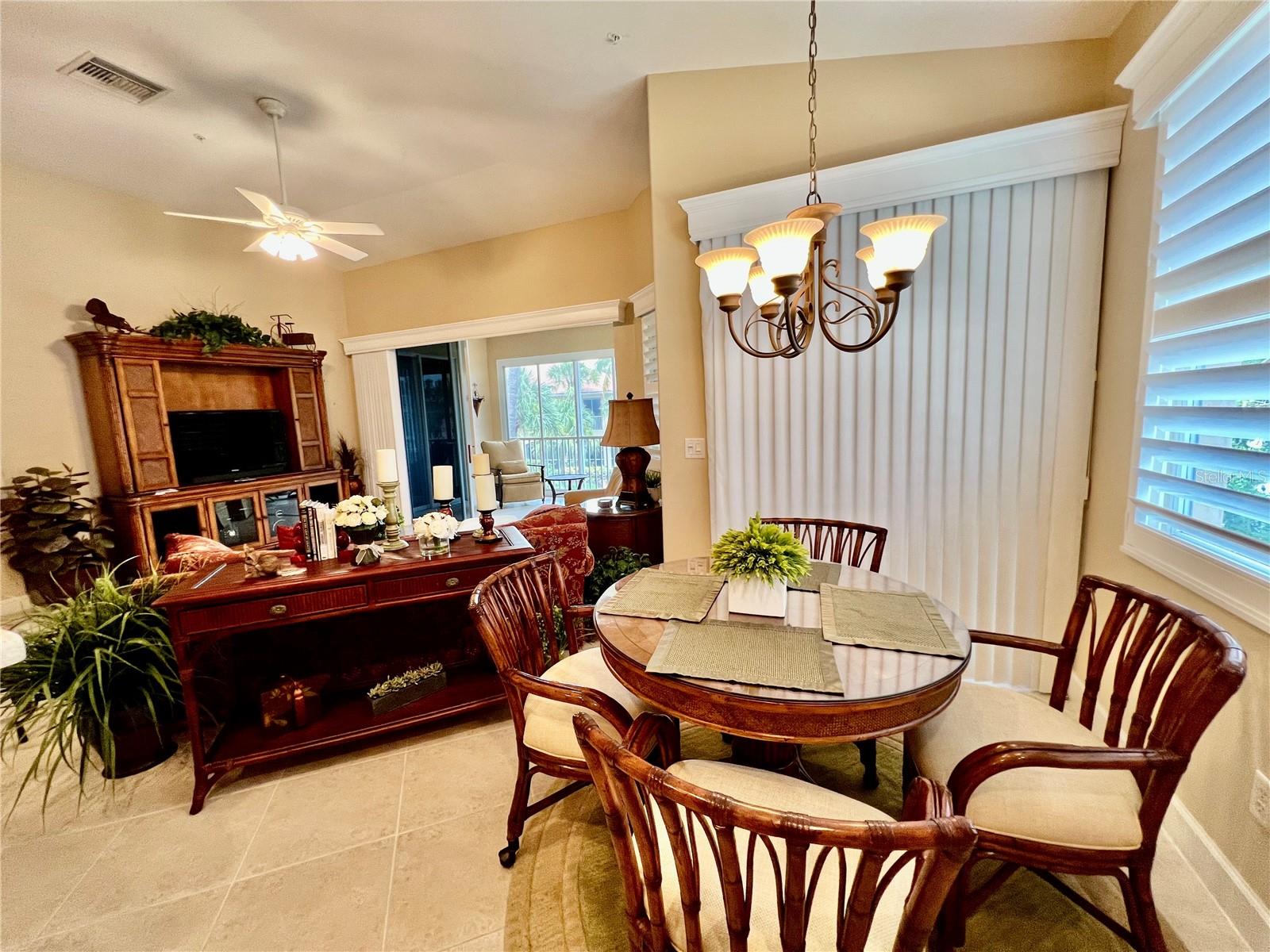 Image 15 of 53 For 3304 Sunset Key Circle D
