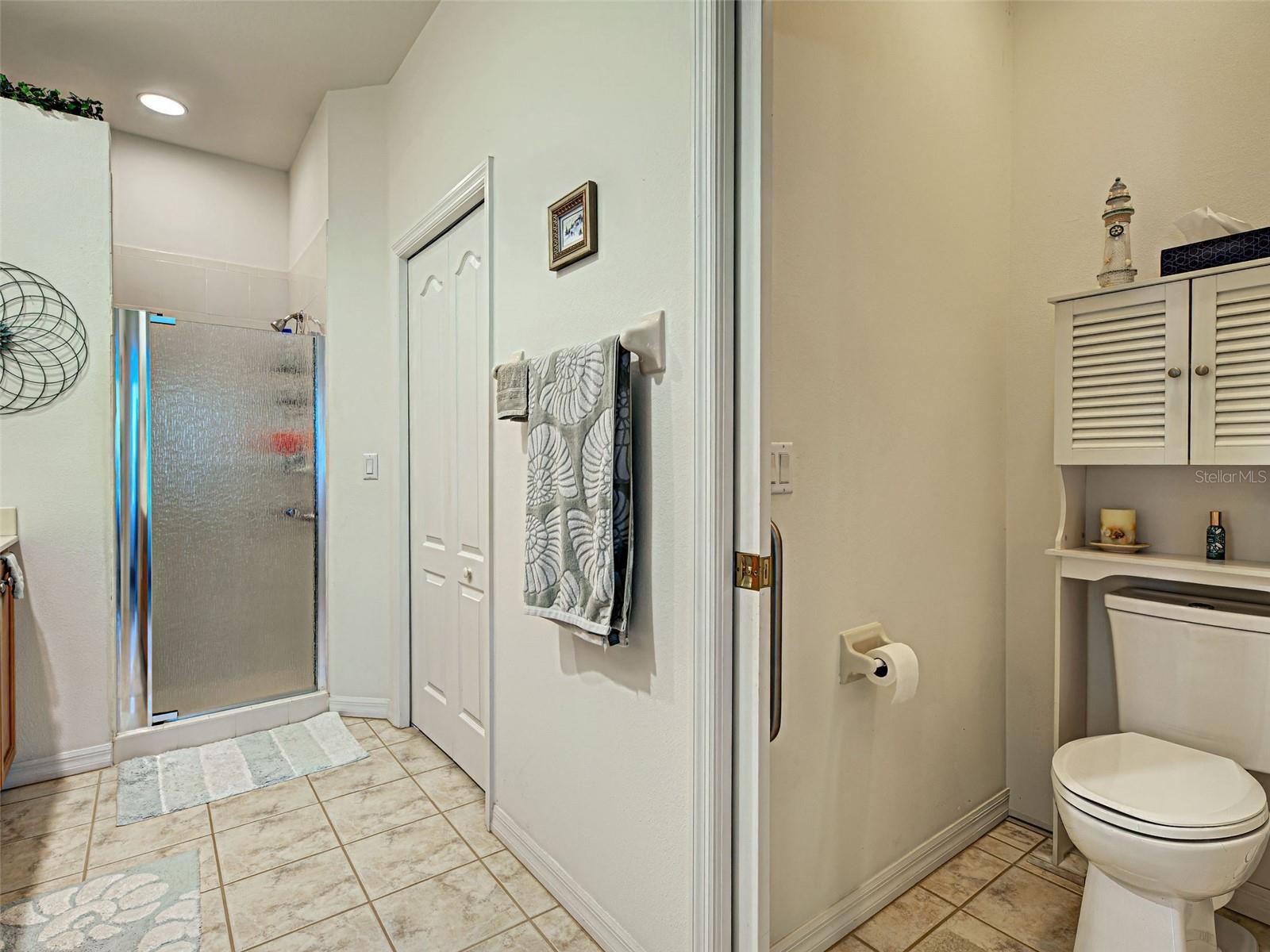 Image 23 of 63 For 4911 Whispering Oaks Drive