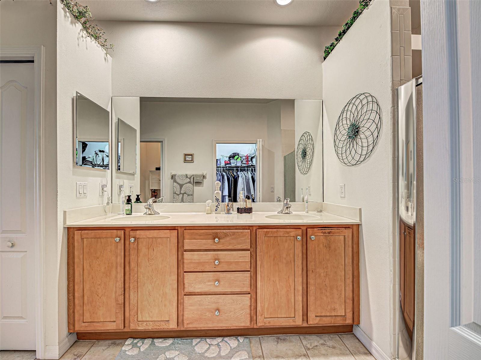 Image 25 of 63 For 4911 Whispering Oaks Drive
