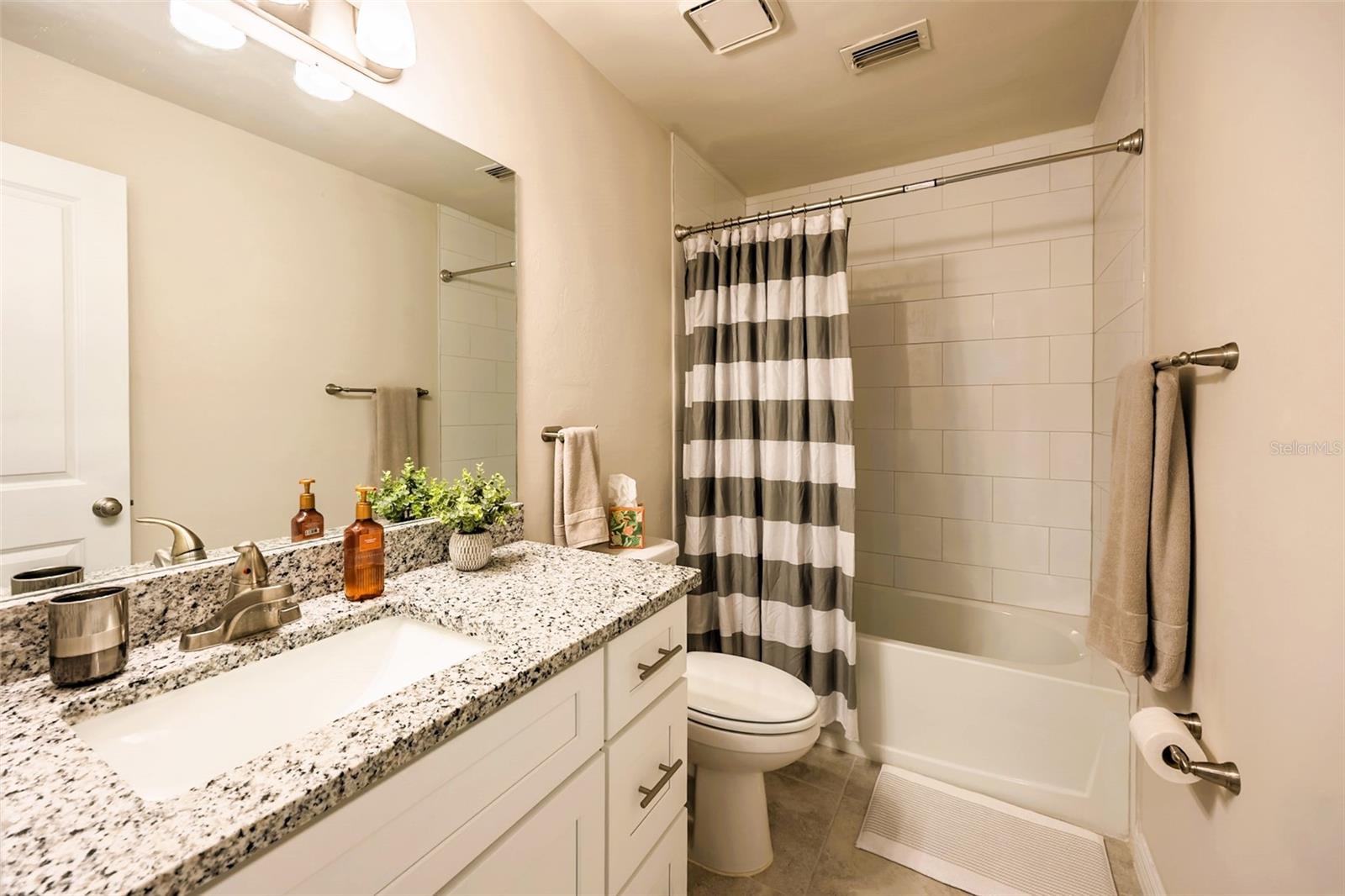 Image 20 of 40 For 6332 Royal Woods Drive