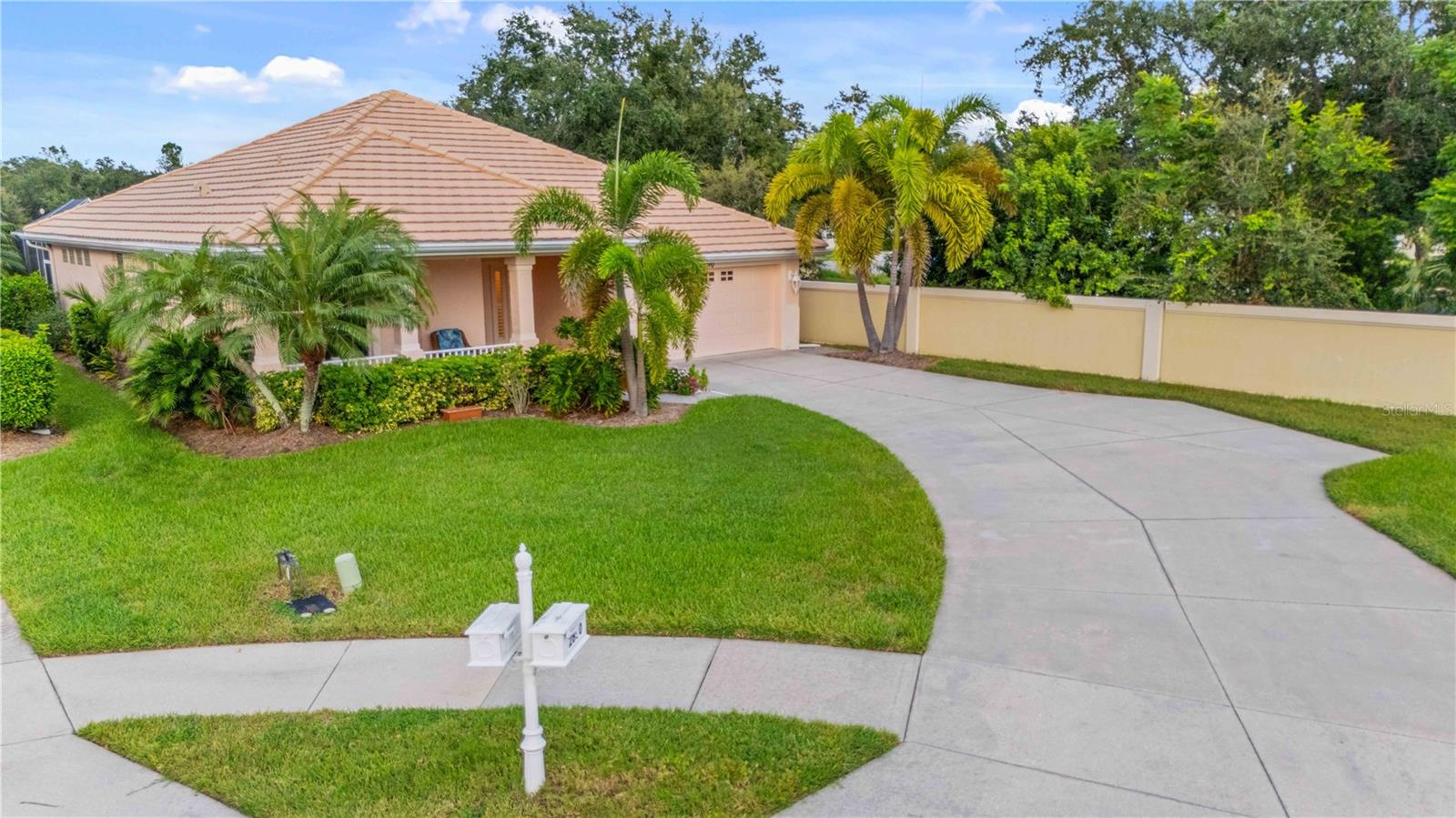 Image 4 of 99 For 2890 Whispering Pine Lane