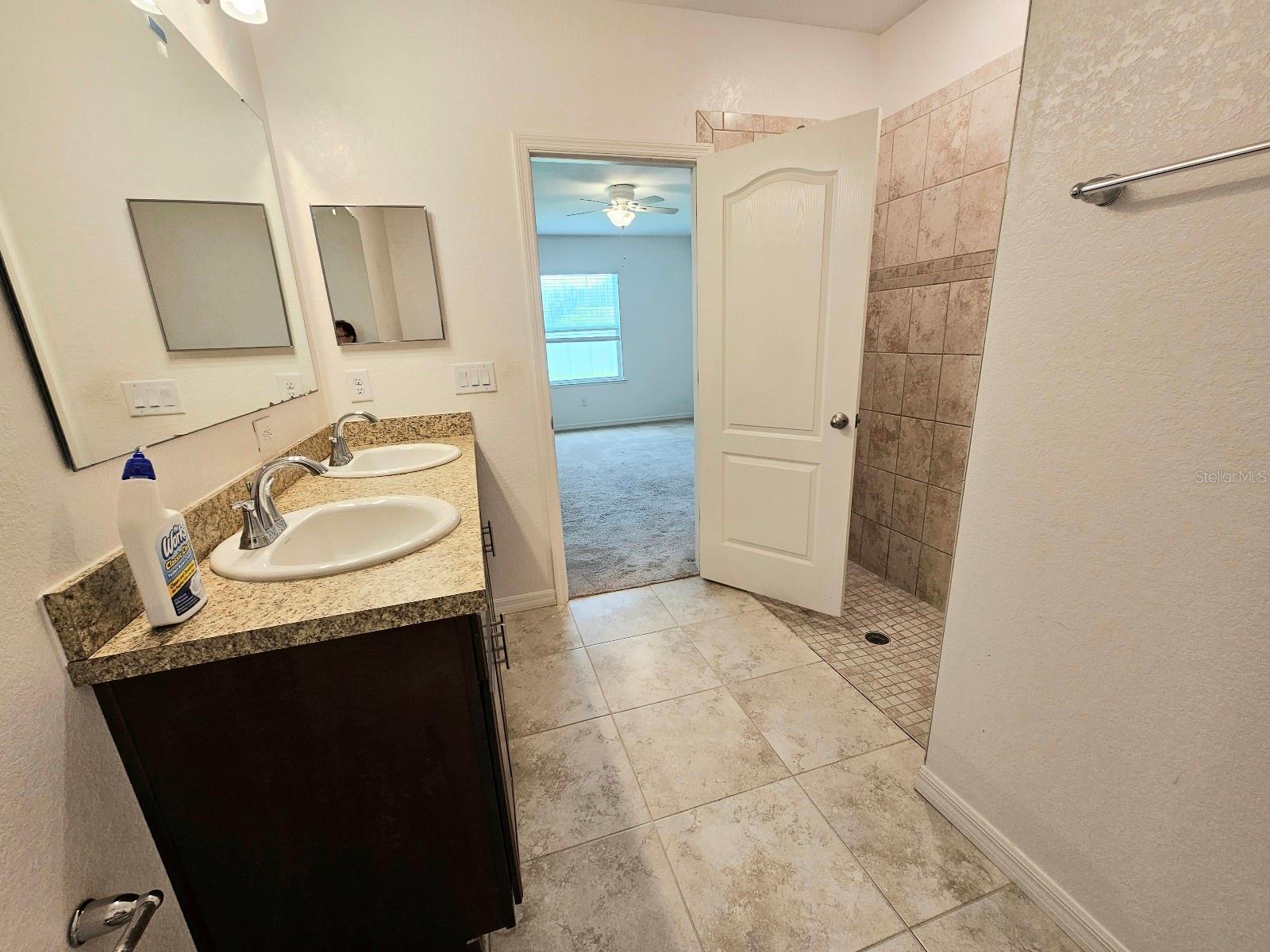 Image 29 of 44 For 3050 Beacon Drive