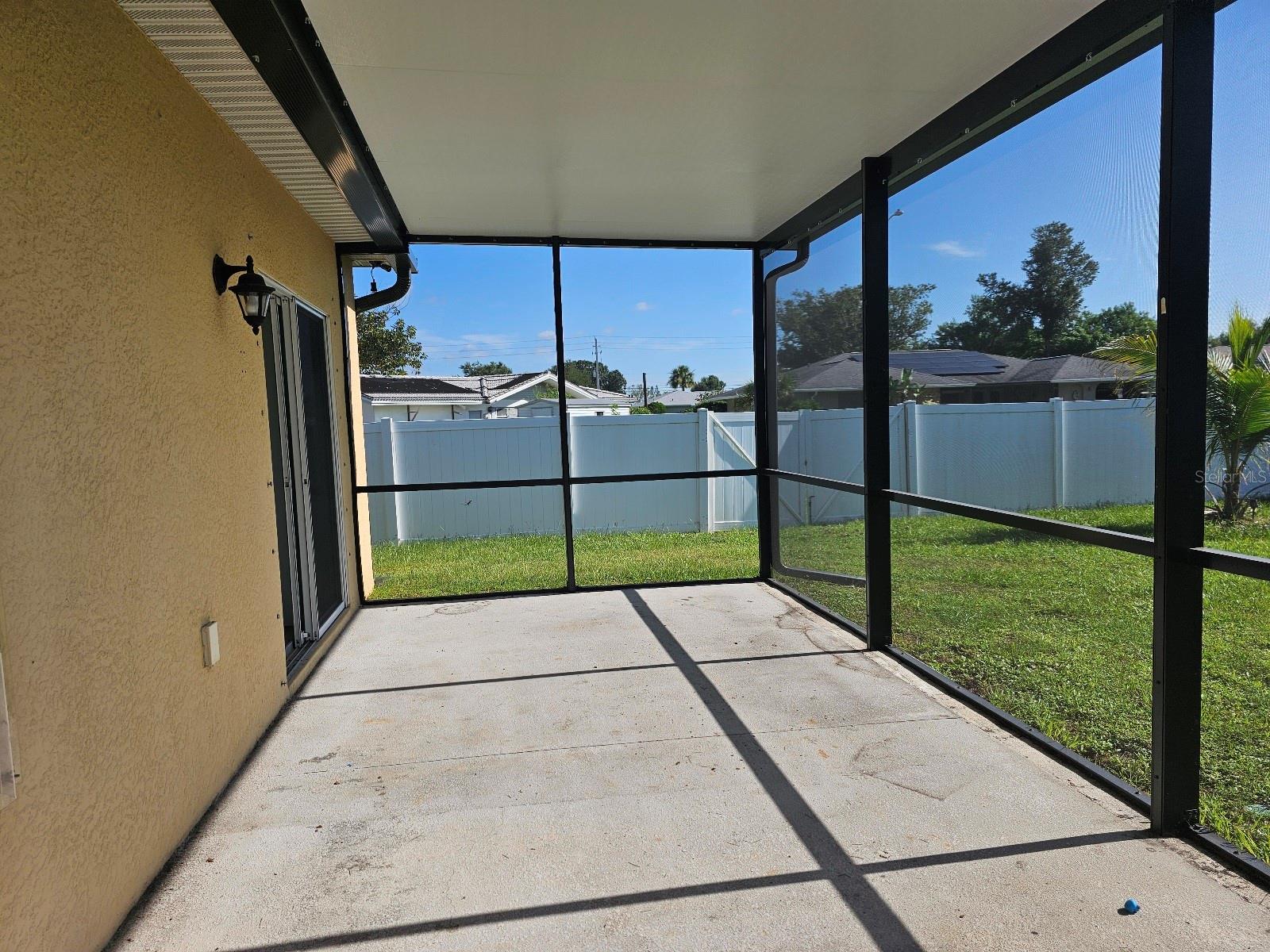Image 37 of 44 For 3050 Beacon Drive