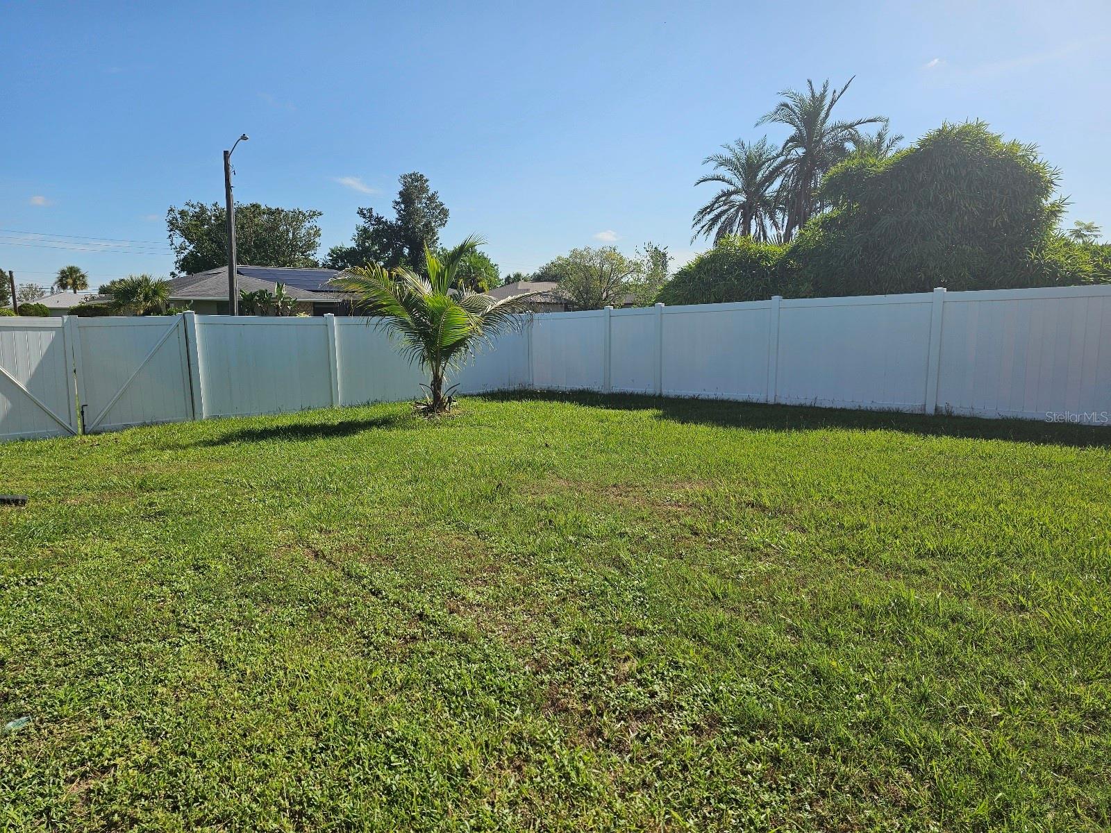 Image 38 of 44 For 3050 Beacon Drive
