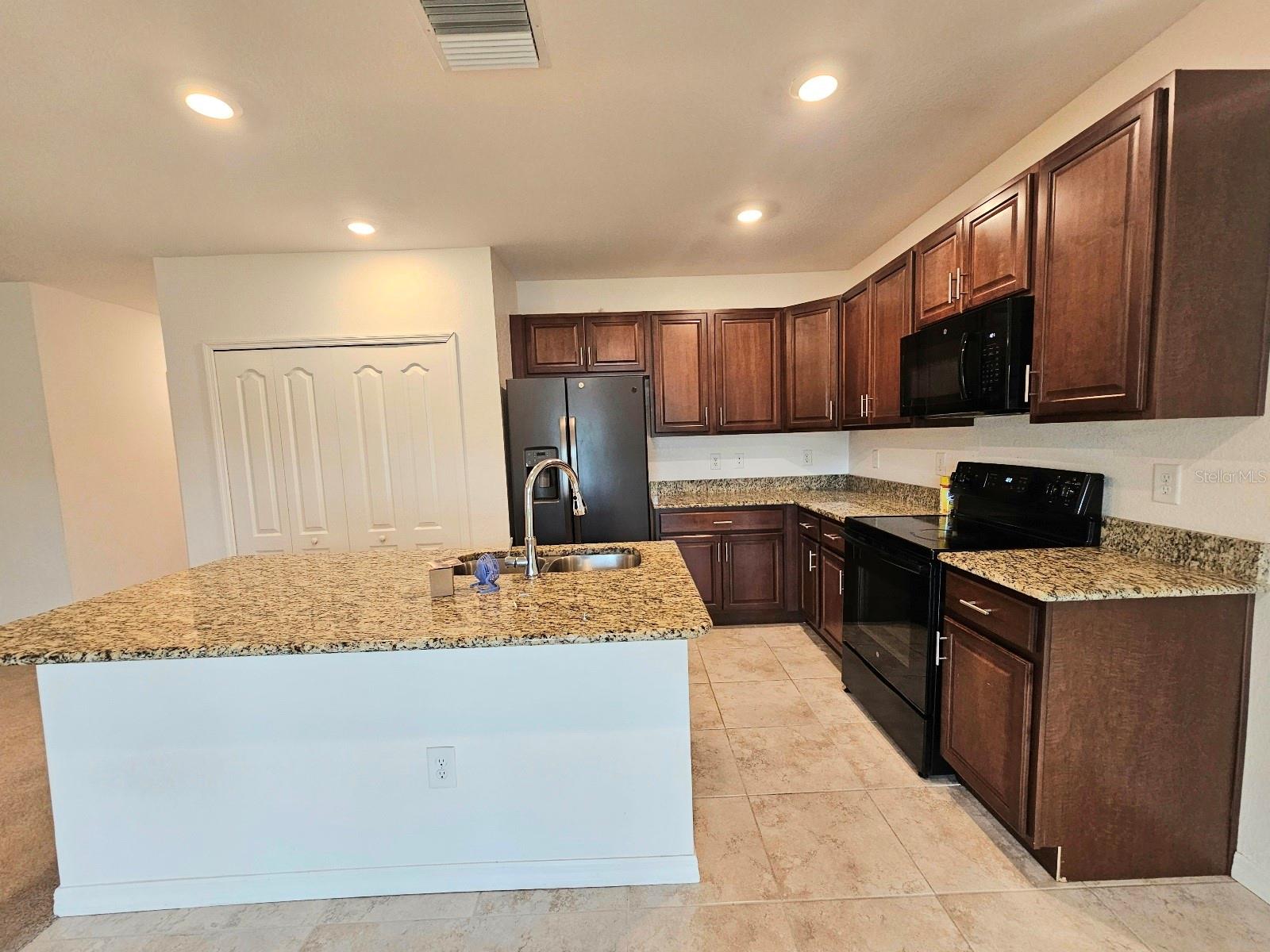 Image 4 of 44 For 3050 Beacon Drive