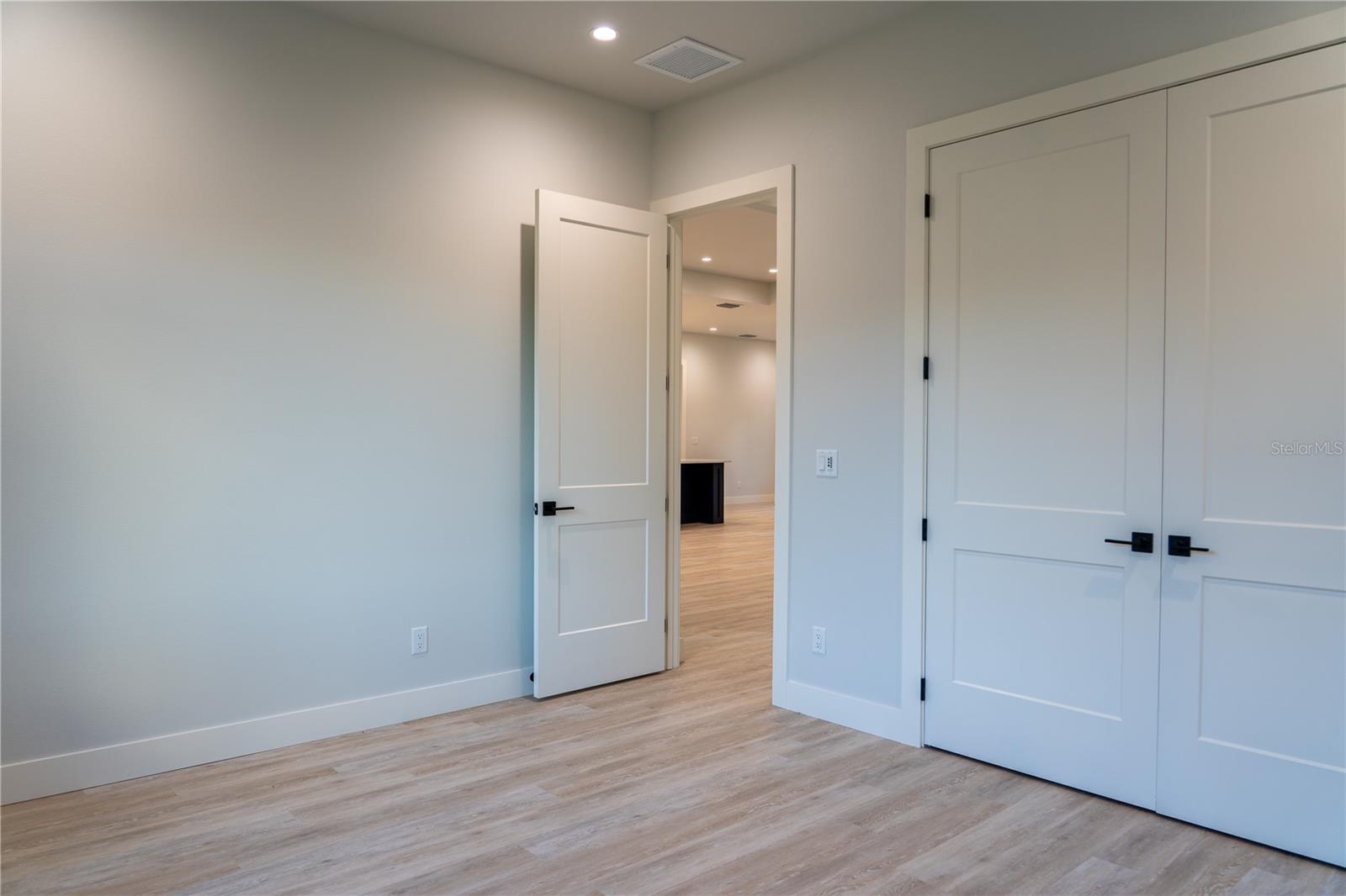 Image 32 of 60 For 1493 Boswell Street