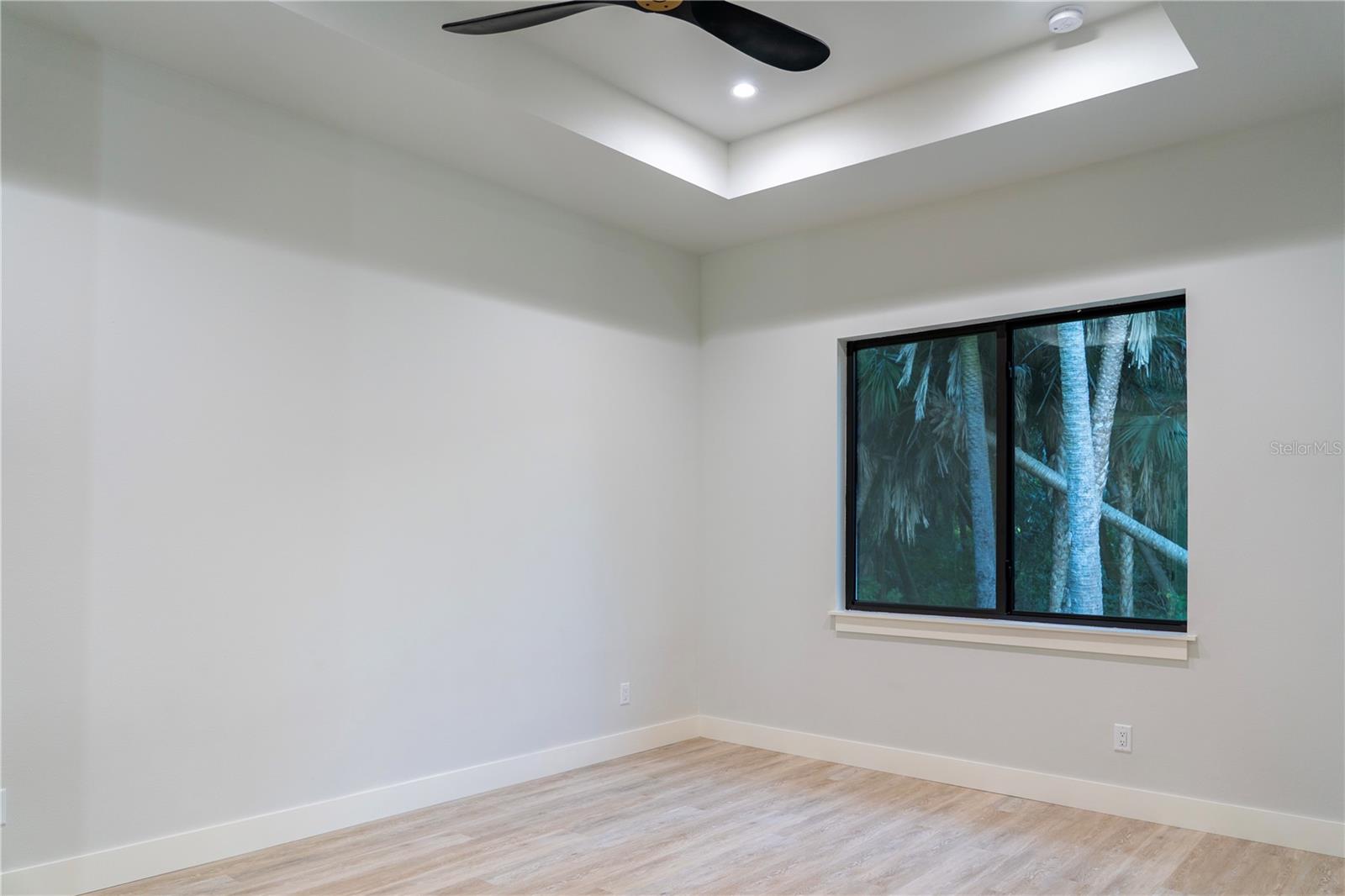 Image 33 of 60 For 1493 Boswell Street