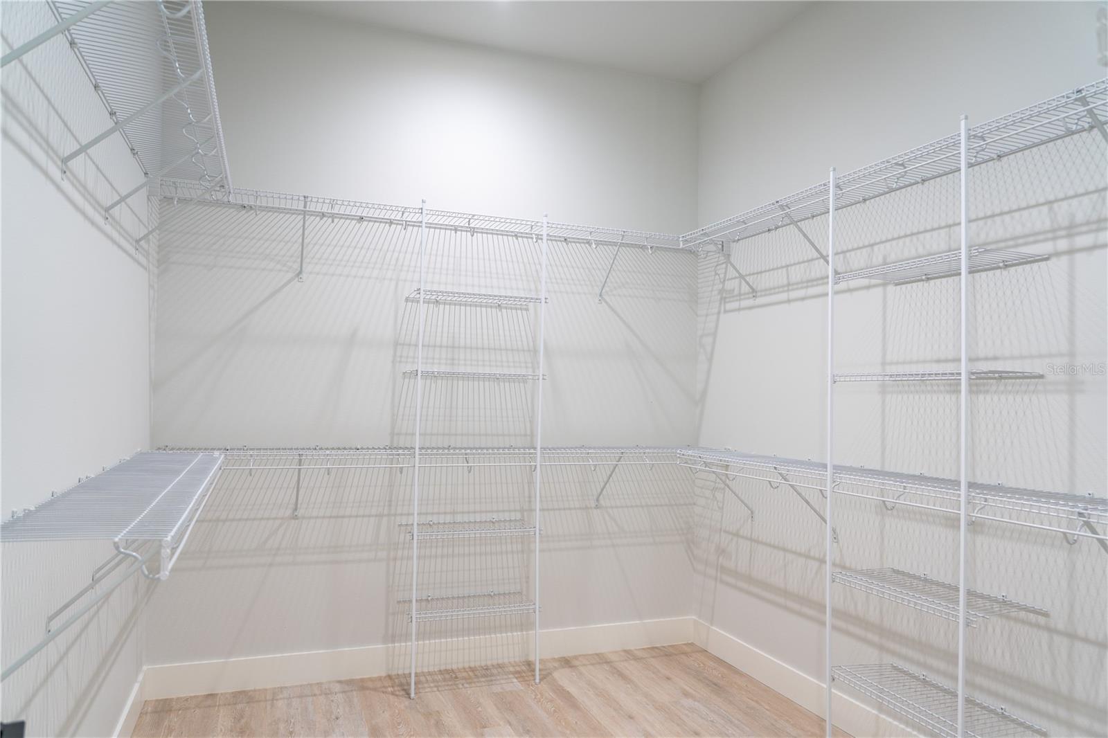 Image 35 of 60 For 1493 Boswell Street