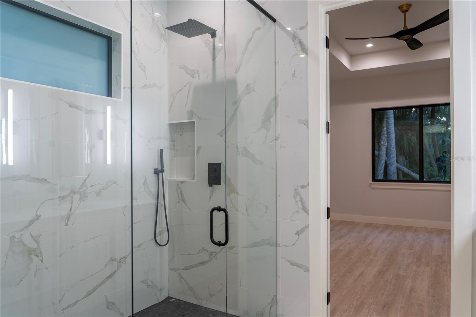 Image 36 of 60 For 1493 Boswell Street