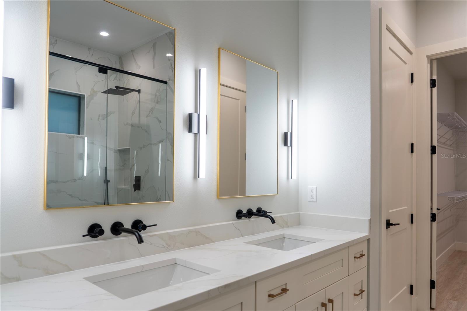 Image 41 of 60 For 1493 Boswell Street