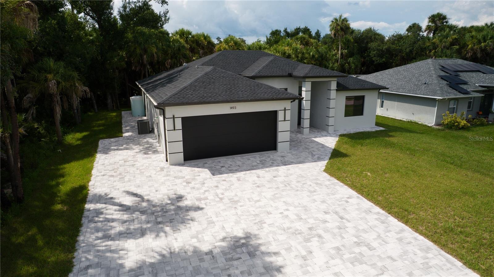 Image 8 of 60 For 1493 Boswell Street