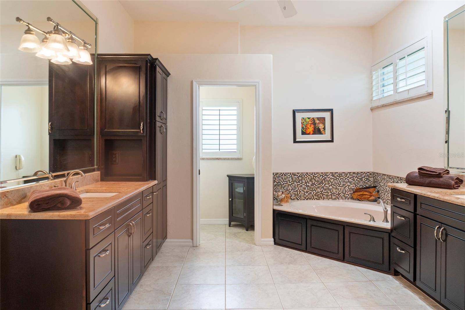 Image 27 of 50 For 1875 Canary Palm Way