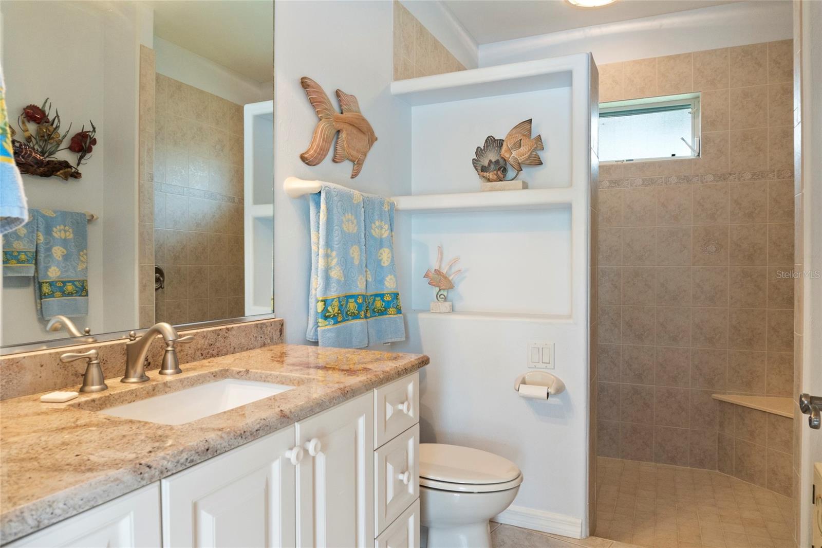 Image 35 of 50 For 1875 Canary Palm Way