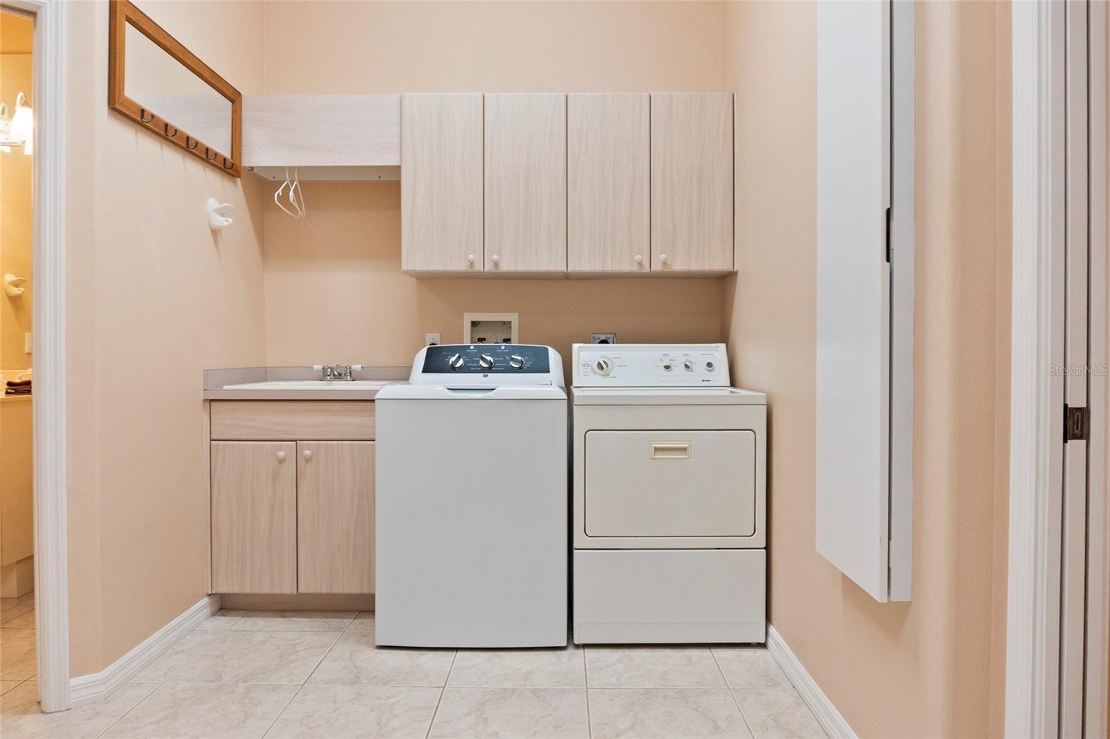 Image 43 of 50 For 1875 Canary Palm Way