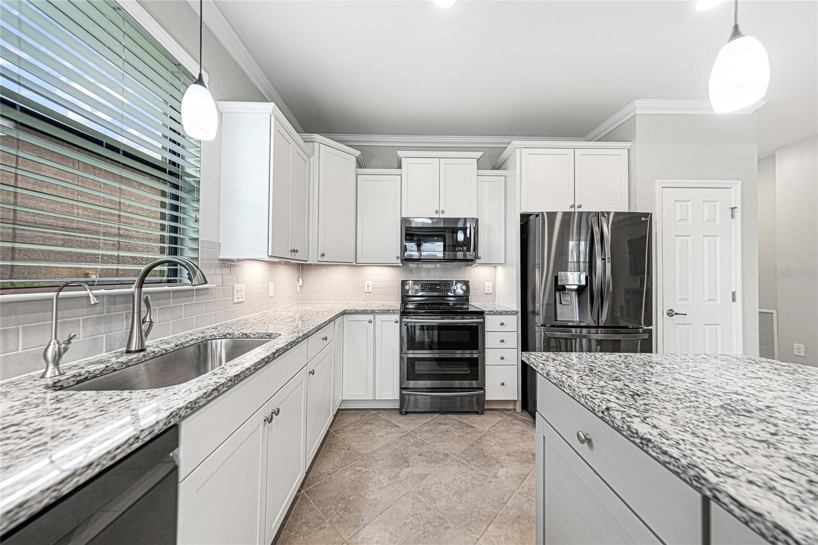 Image 15 of 31 For 2455 Marton Oak Boulevard