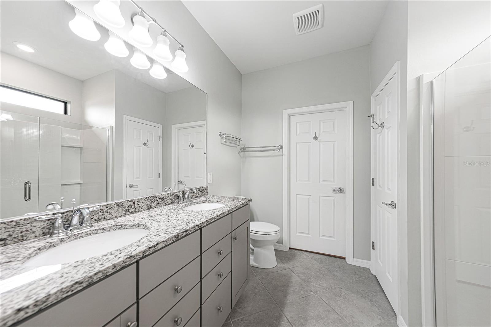 Image 21 of 31 For 2455 Marton Oak Boulevard