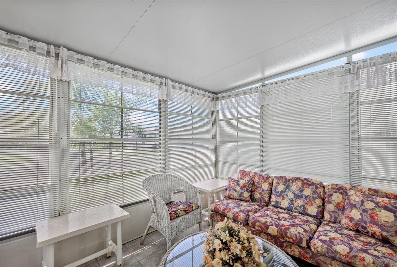 Image 11 of 90 For 2100 Kings Highway 516