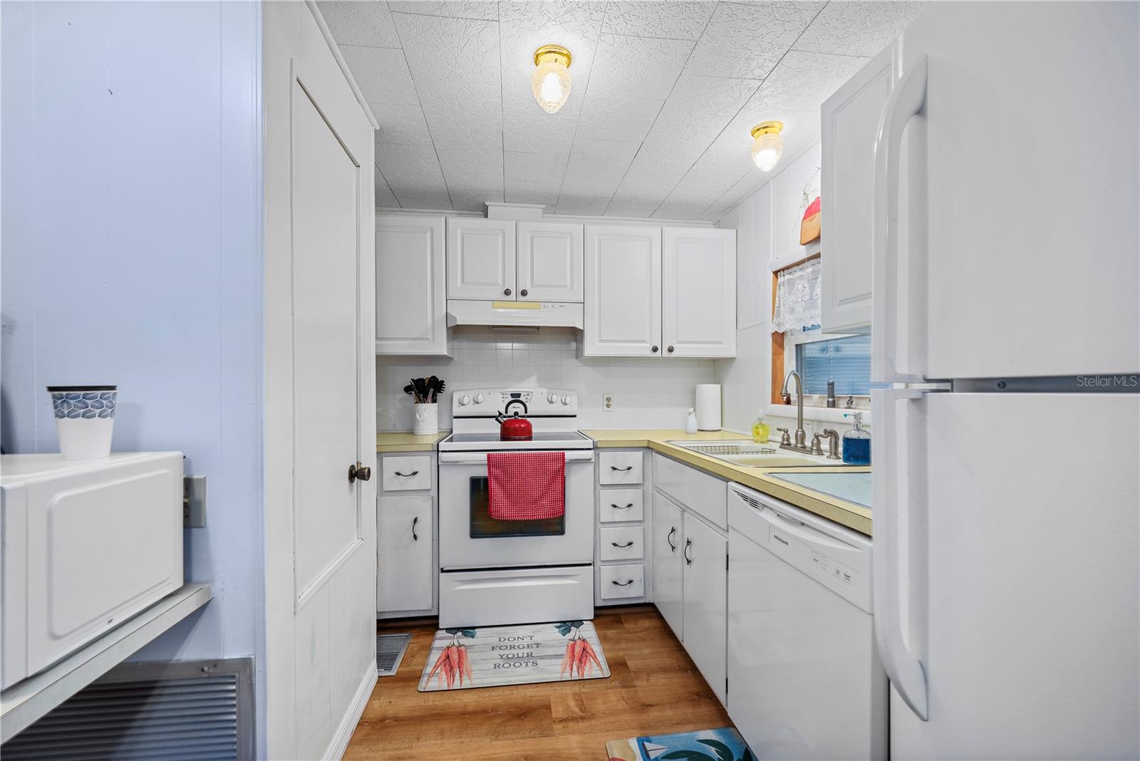 Image 17 of 90 For 2100 Kings Highway 516