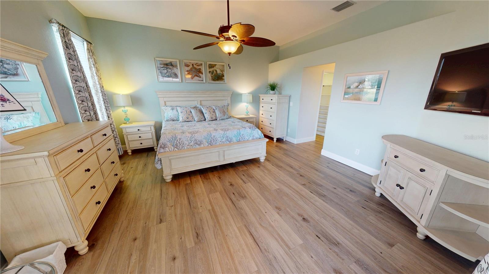 Image 16 of 35 For 26238 Feathersound Drive S
