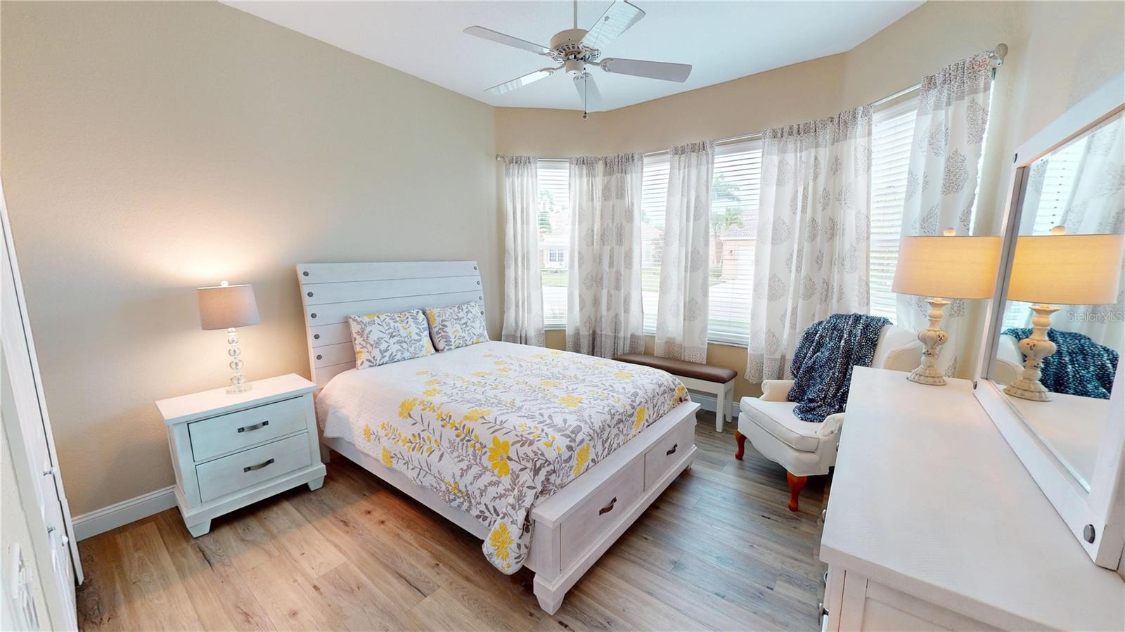Image 22 of 35 For 26238 Feathersound Drive S