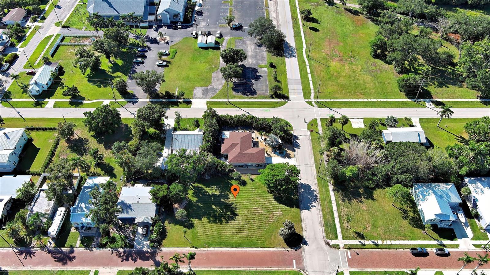 Image 3 of 13 For 527 Palm Avenue