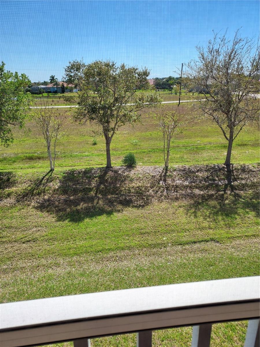 Image 15 of 20 For 17288 Acapulco Road 422