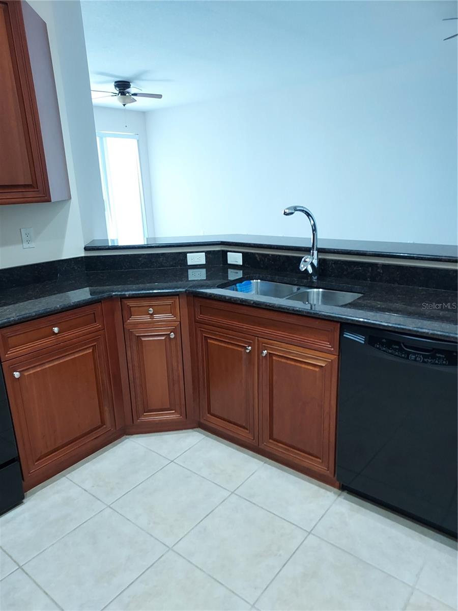 Image 5 of 20 For 17288 Acapulco Road 422