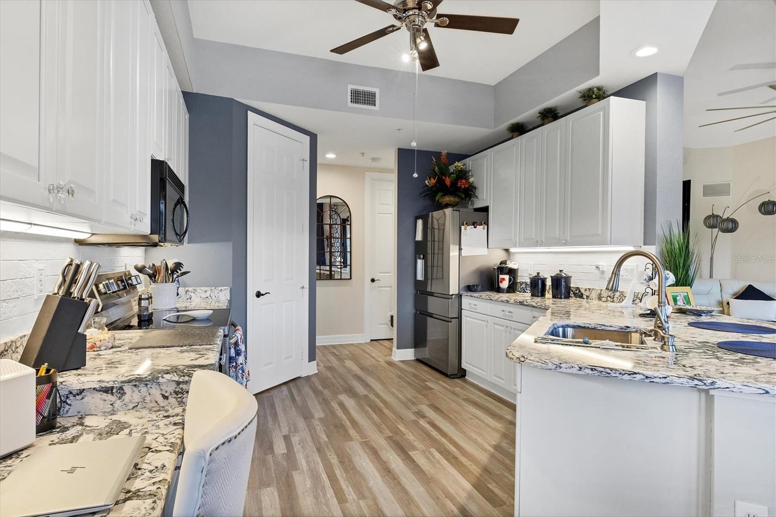 Image 17 of 74 For 97 Vivante Boulevard 204